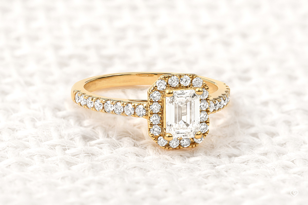 Bague Or jaune 750 ‰ (18 carats) - Diamant synthétique Rectangle 0.5 carat - Halo Diamant synthétique - Sertissage Diamant synthétique – Image 3