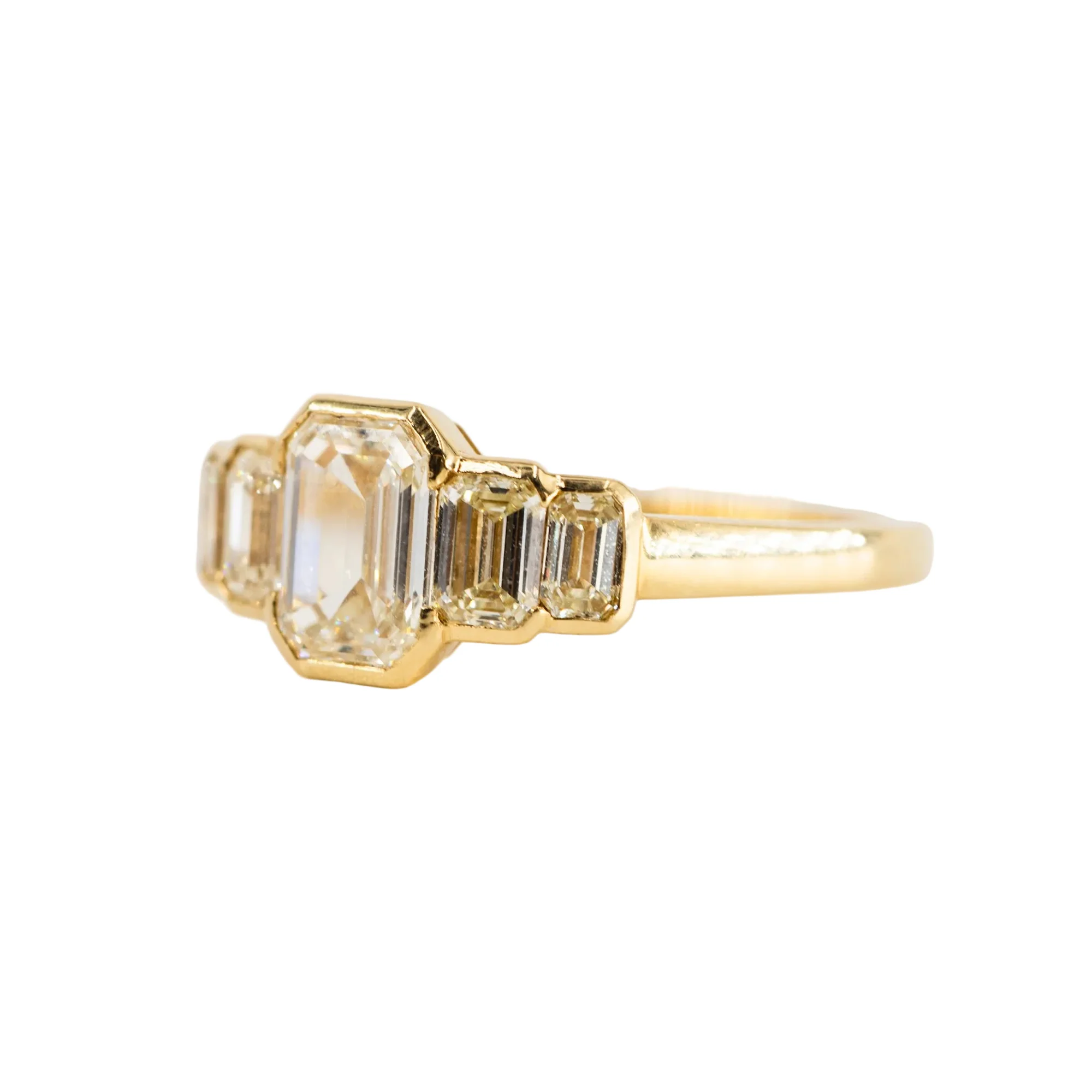 Bague en or jaune et diamants