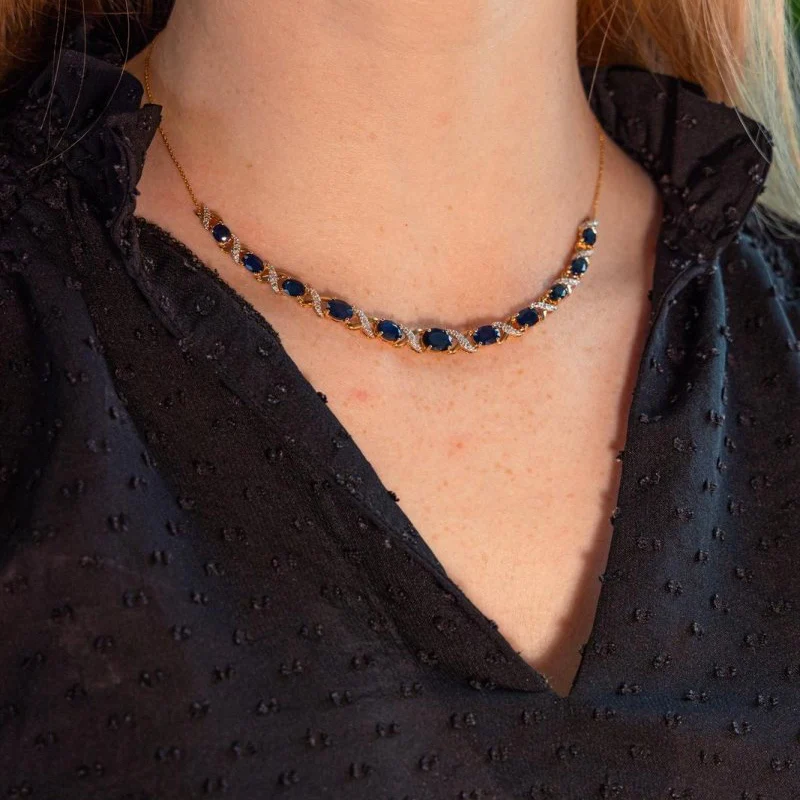 Collier en or blanc, or jaune, saphirs et diamants – Image 2