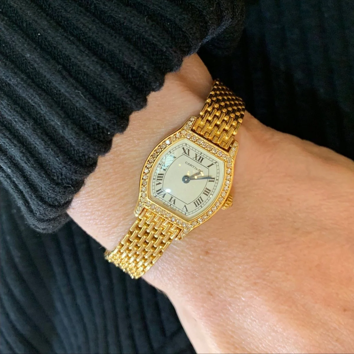 Montre CARTIER "Tortue" en or jaune, acier et diamants – Image 2