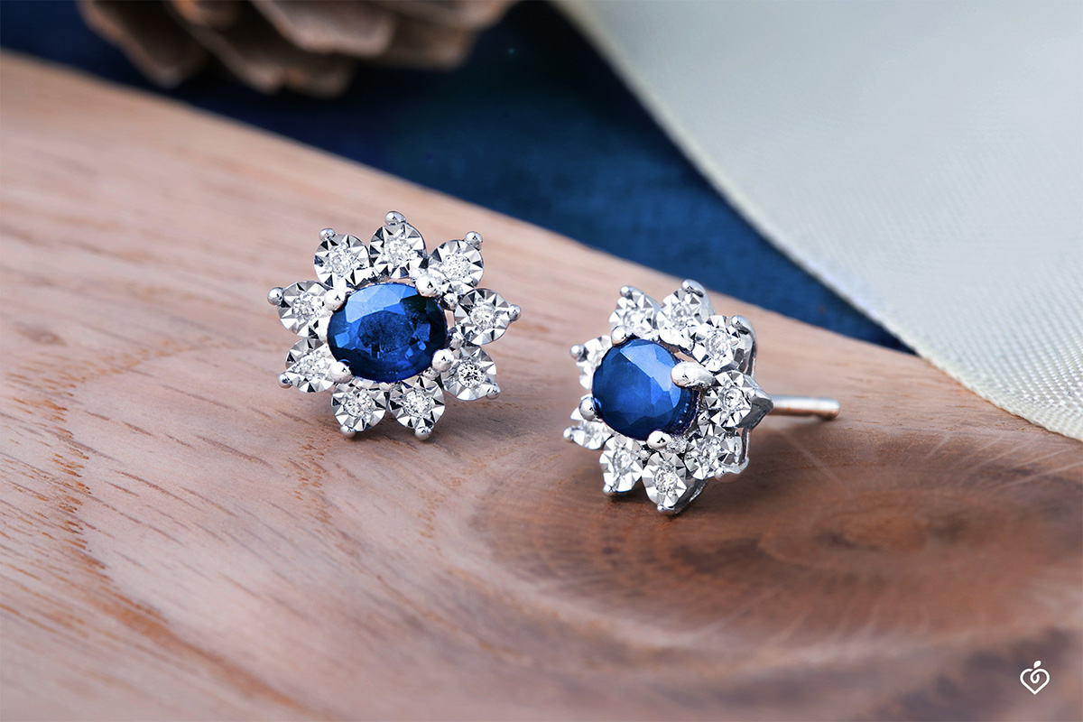 Puces Fleurs - Or blanc 750 ‰ (18 carats) - Saphir bleu – Image 3