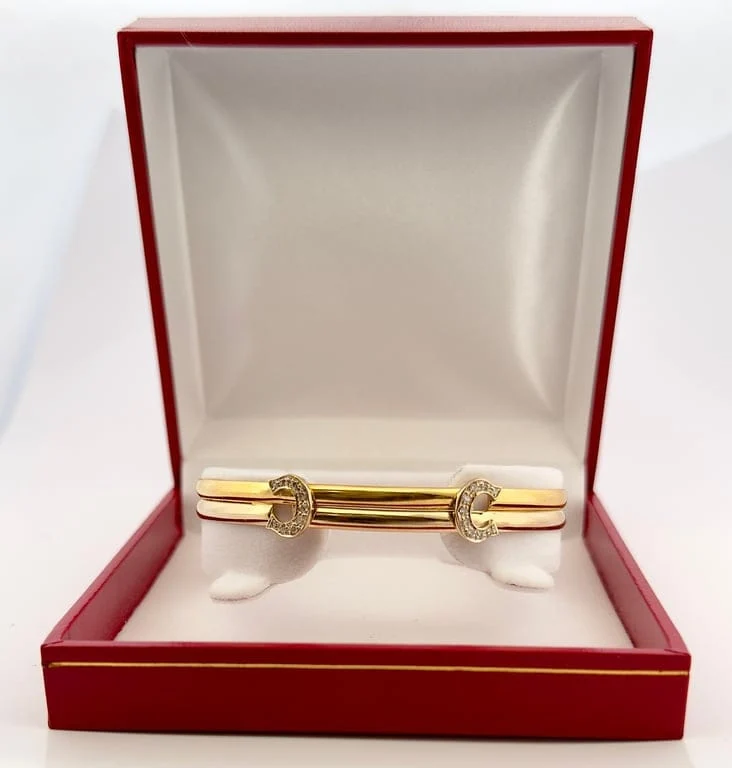 Cartier - Bracelet jonc double C en or jaune et blanc et diamants – Image 4