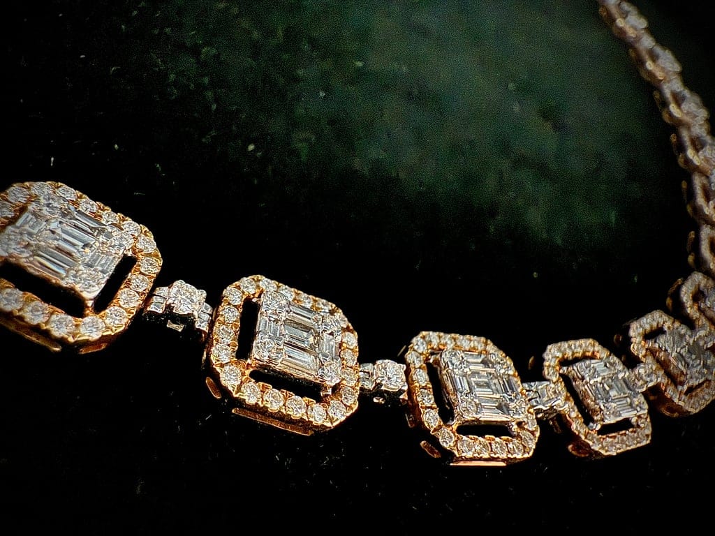 Collier à mailles octogonales en or jaune 18 carats et diamants – Image 9