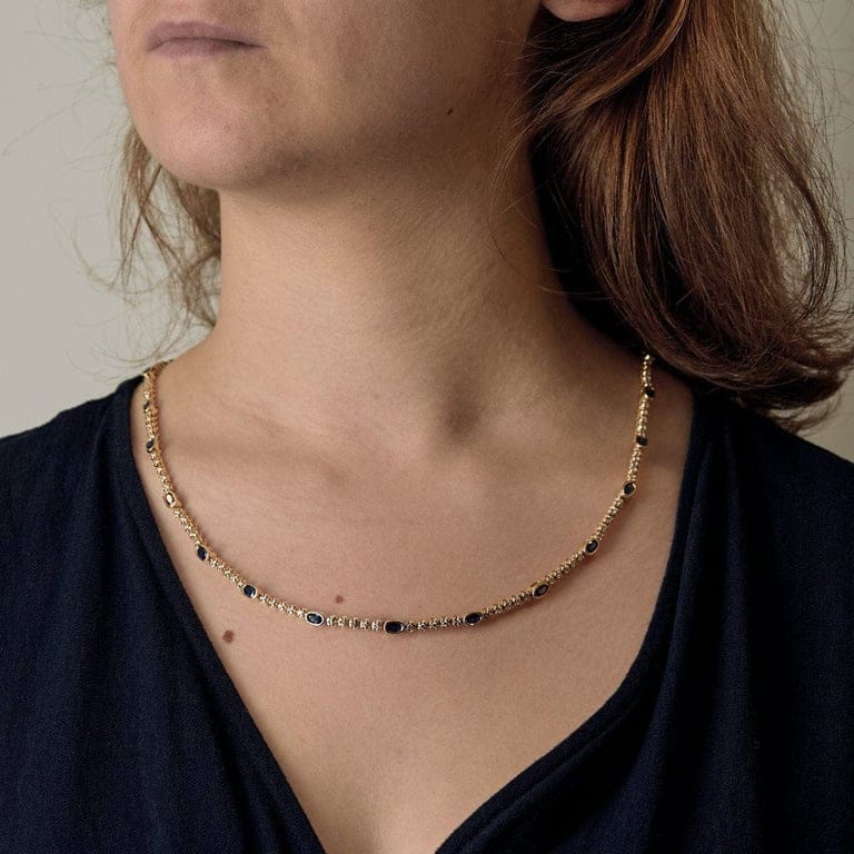 Collier articulé en or jaune 18k et saphirs, diamants – Image 2