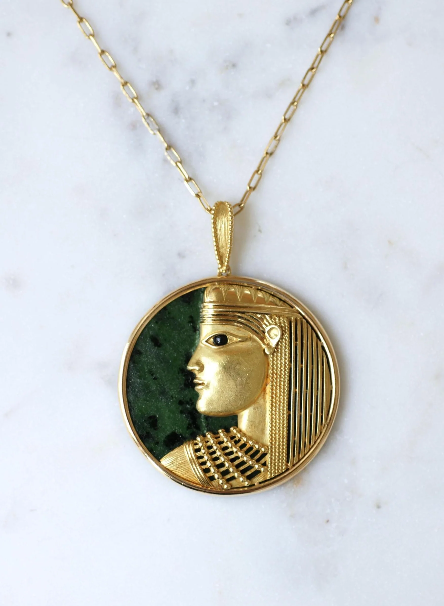 Jean & Pierre Bellin - Pendentif Zodiaque Vierge en or jaune et jade – Image 5
