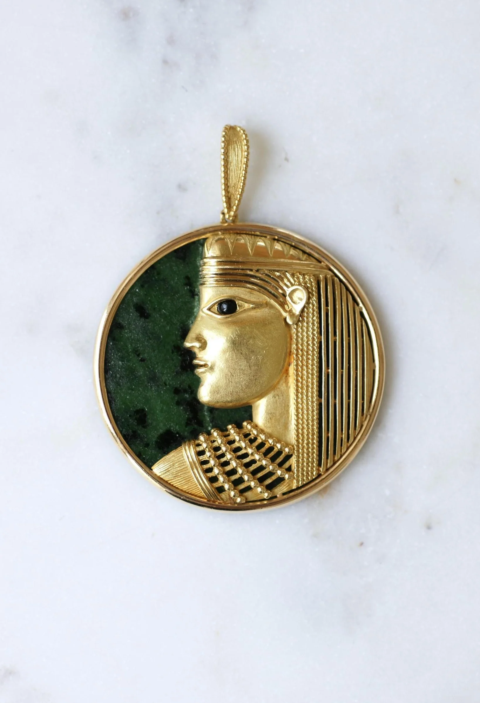Jean & Pierre Bellin - Pendentif Zodiaque Vierge en or jaune et jade – Image 6