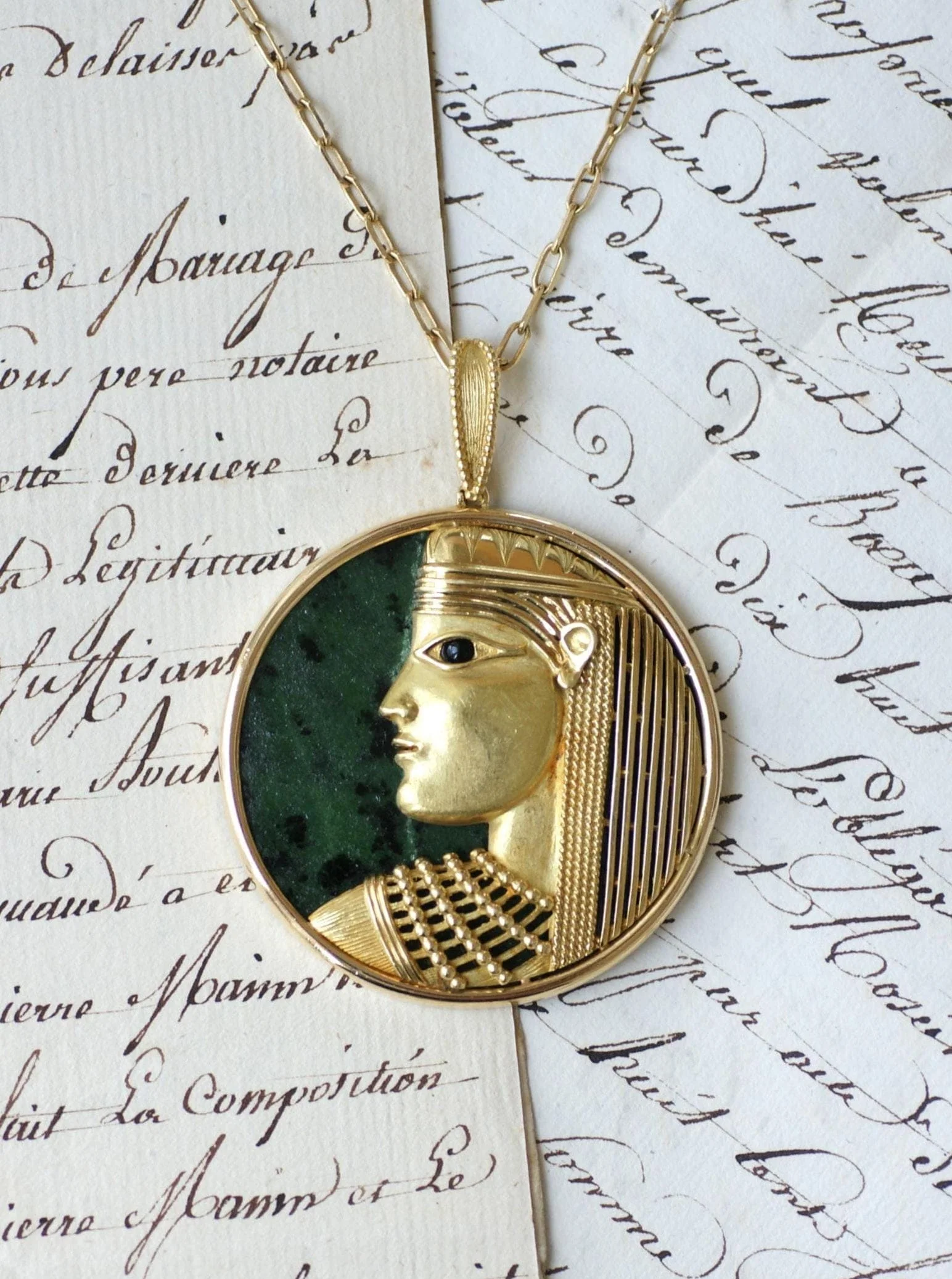 Jean & Pierre Bellin - Pendentif Zodiaque Vierge en or jaune et jade – Image 7
