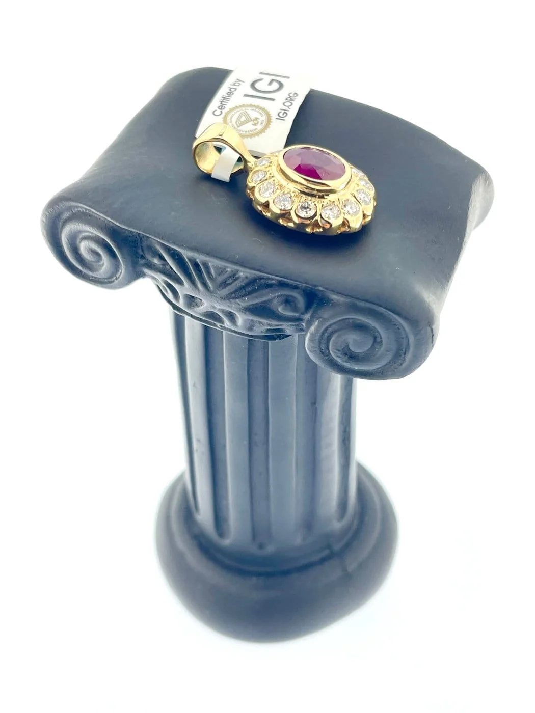Pendentif en or jaune 18 carats avec rubis de Birmanie et diamants – Image 7