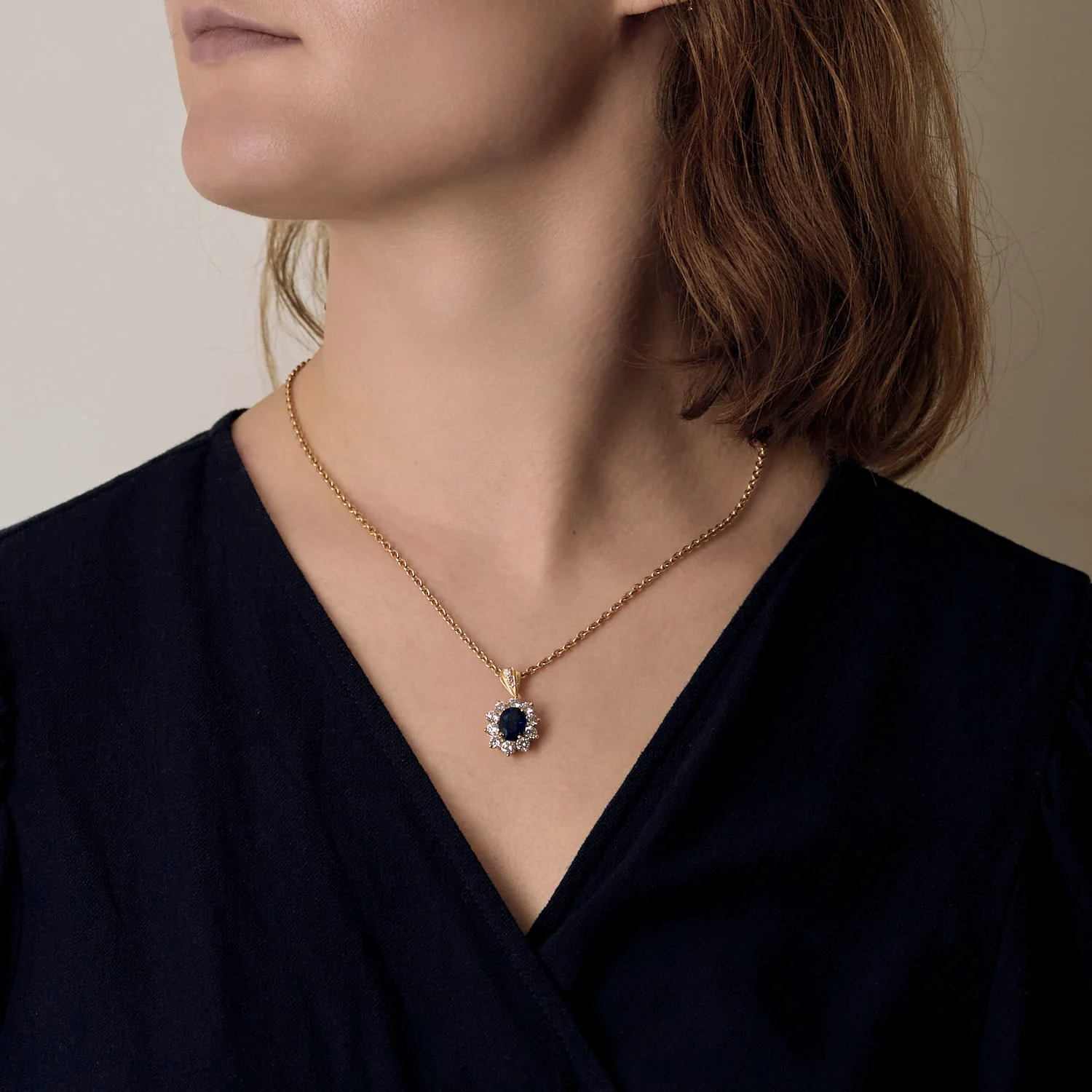 Pendentif marguerite en or jaune, saphir et diamants – Image 3