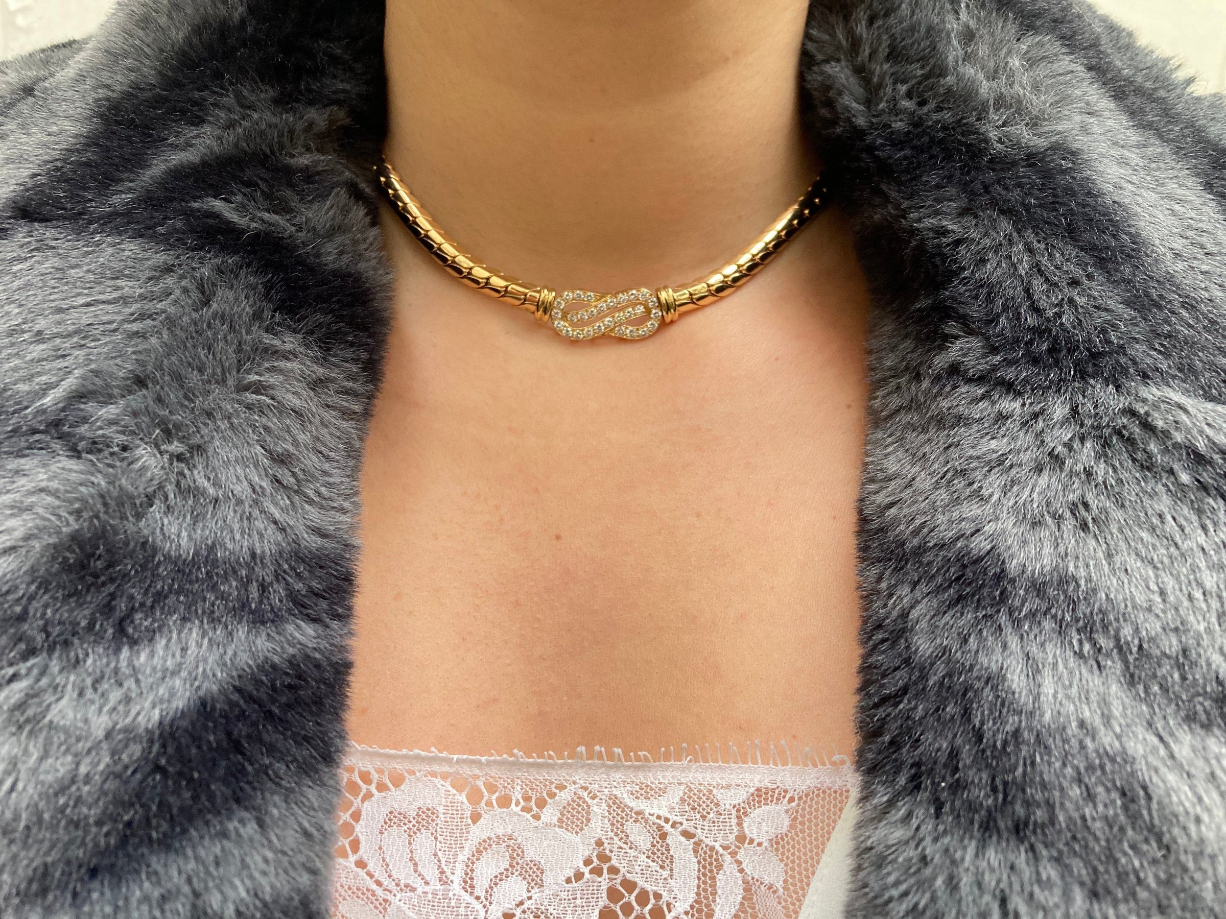 Van Cleef & Arpels - Collier maille anglaise en or jaune et diamants – Image 2