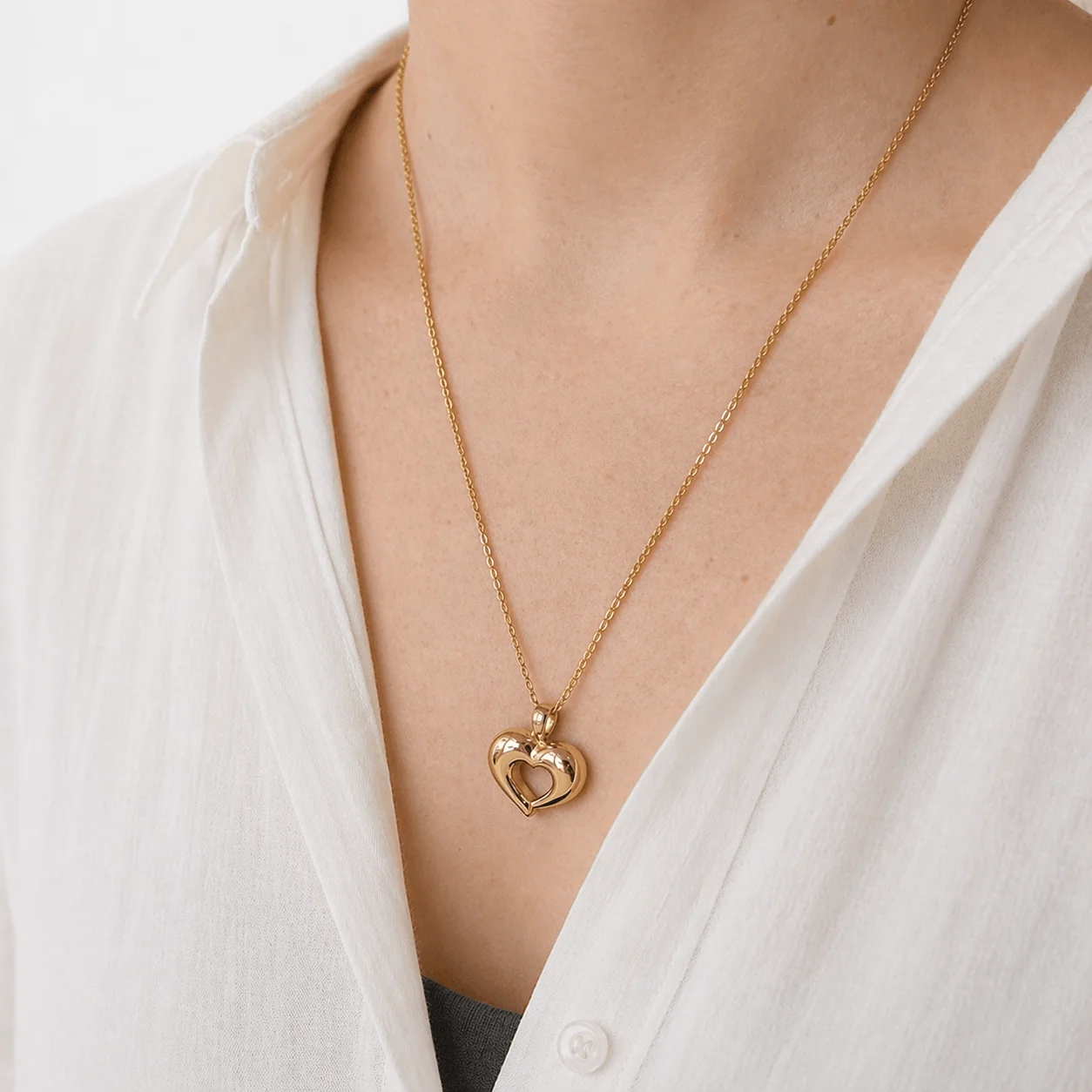 Van Cleef & Arpels - Pendentif cœur en or jaune 18 carats – Image 2